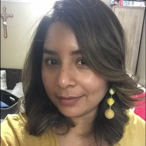 Meet your Posher, Nayeli